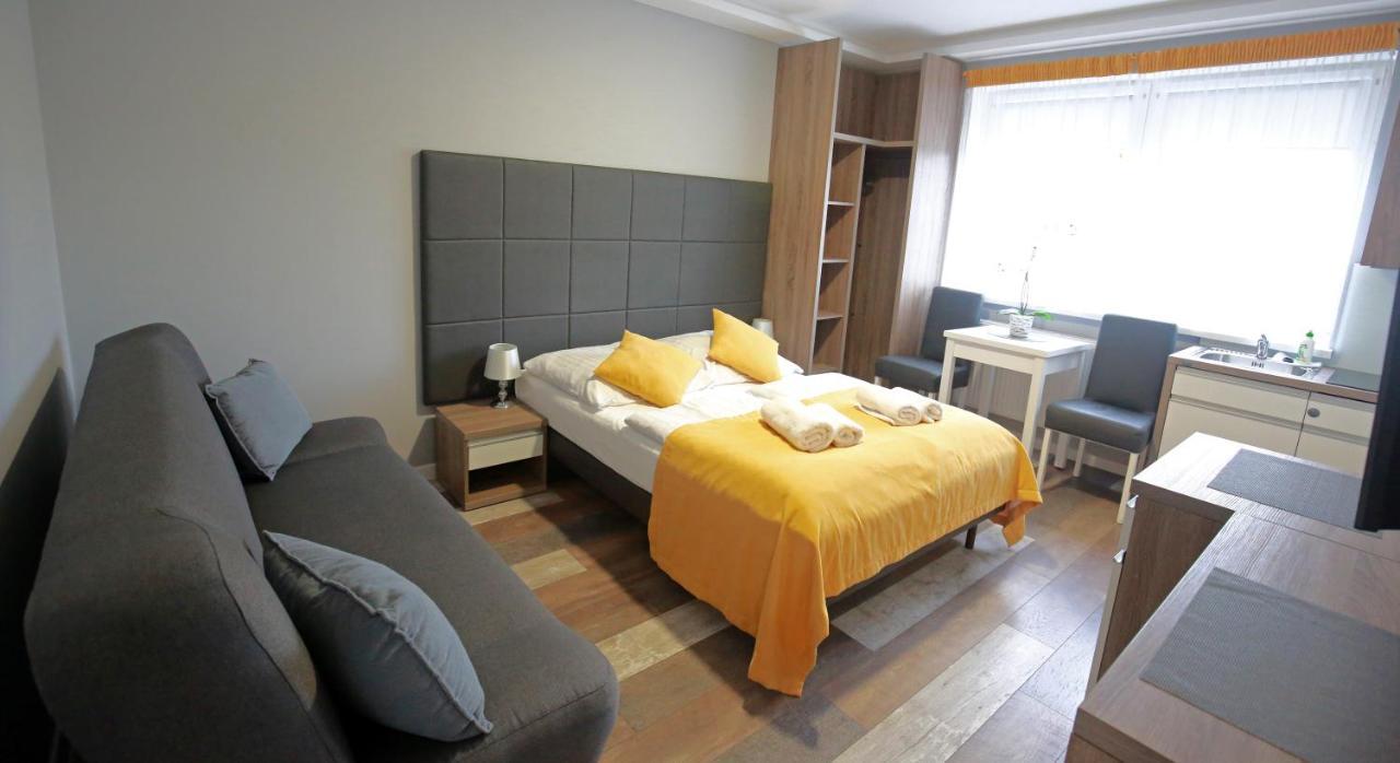 Pod Rozami Apartman Grzybowo  Kültér fotó