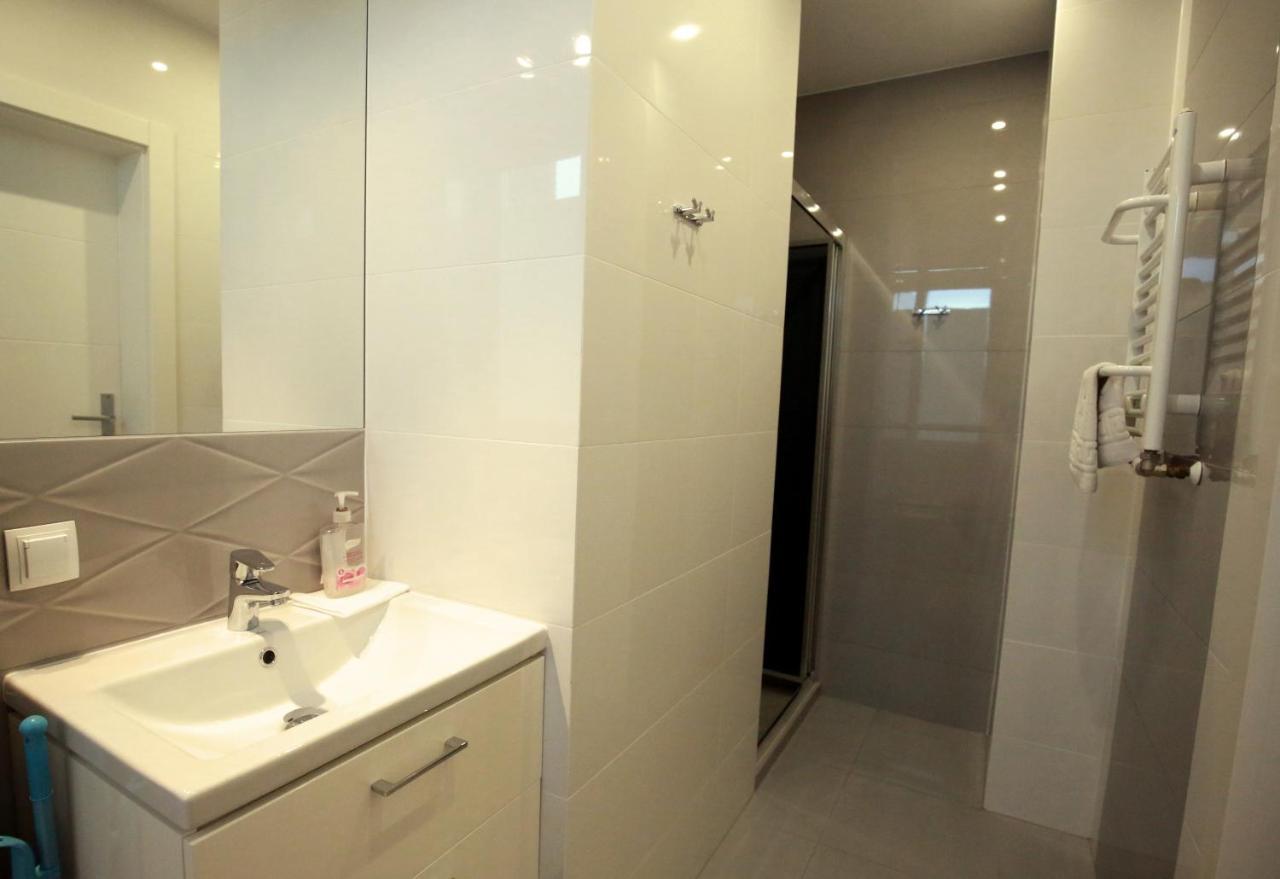 Pod Rozami Apartman Grzybowo  Kültér fotó