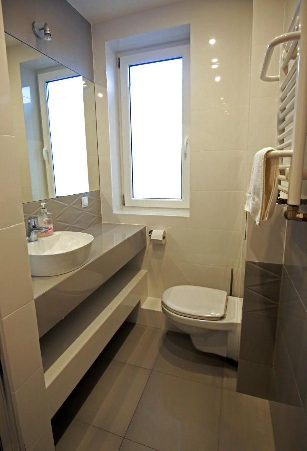 Pod Rozami Apartman Grzybowo  Kültér fotó