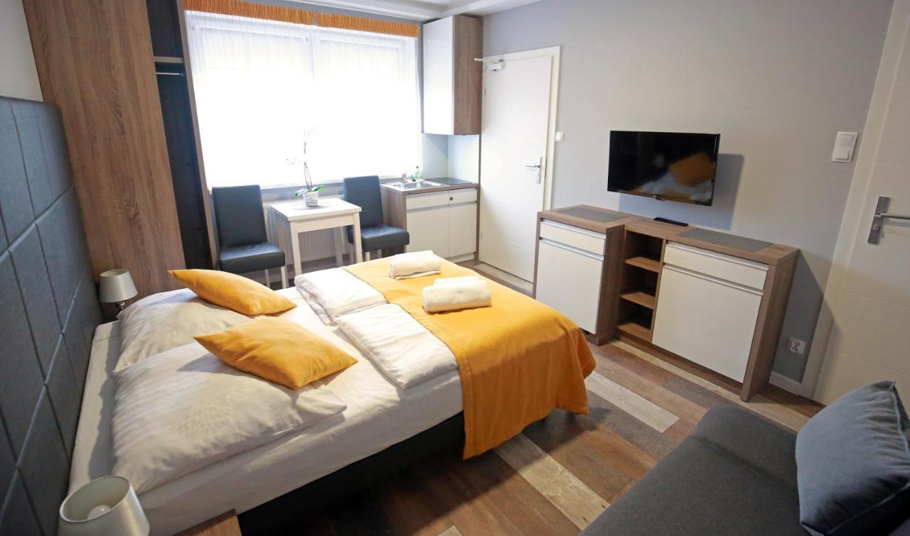 Pod Rozami Apartman Grzybowo  Kültér fotó