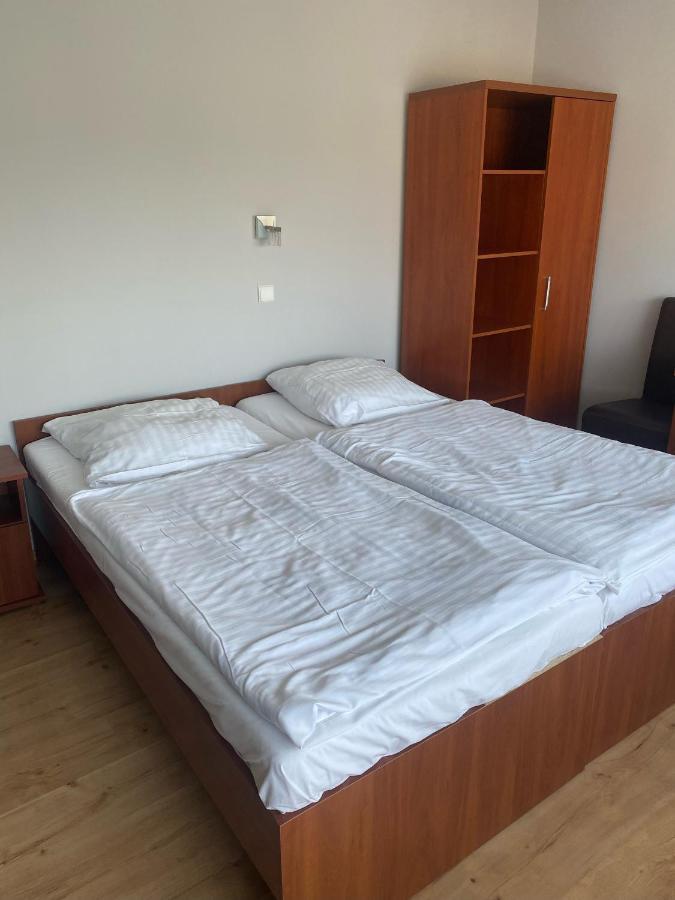 Pod Rozami Apartman Grzybowo  Kültér fotó